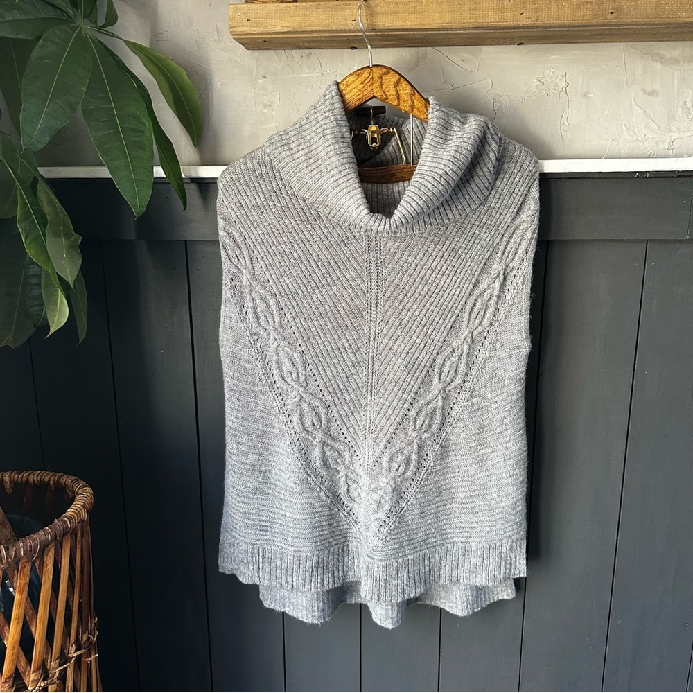 NEW White House Black Market Women’s S Cowl Neck Sleeveless Sweater Light Grey